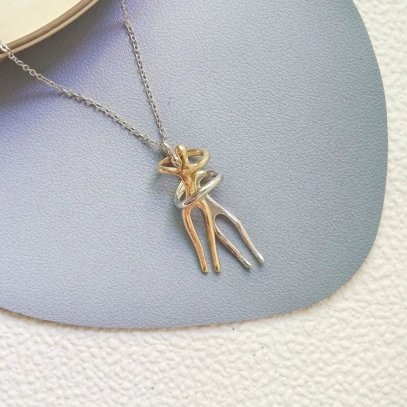 Hugging Necklace