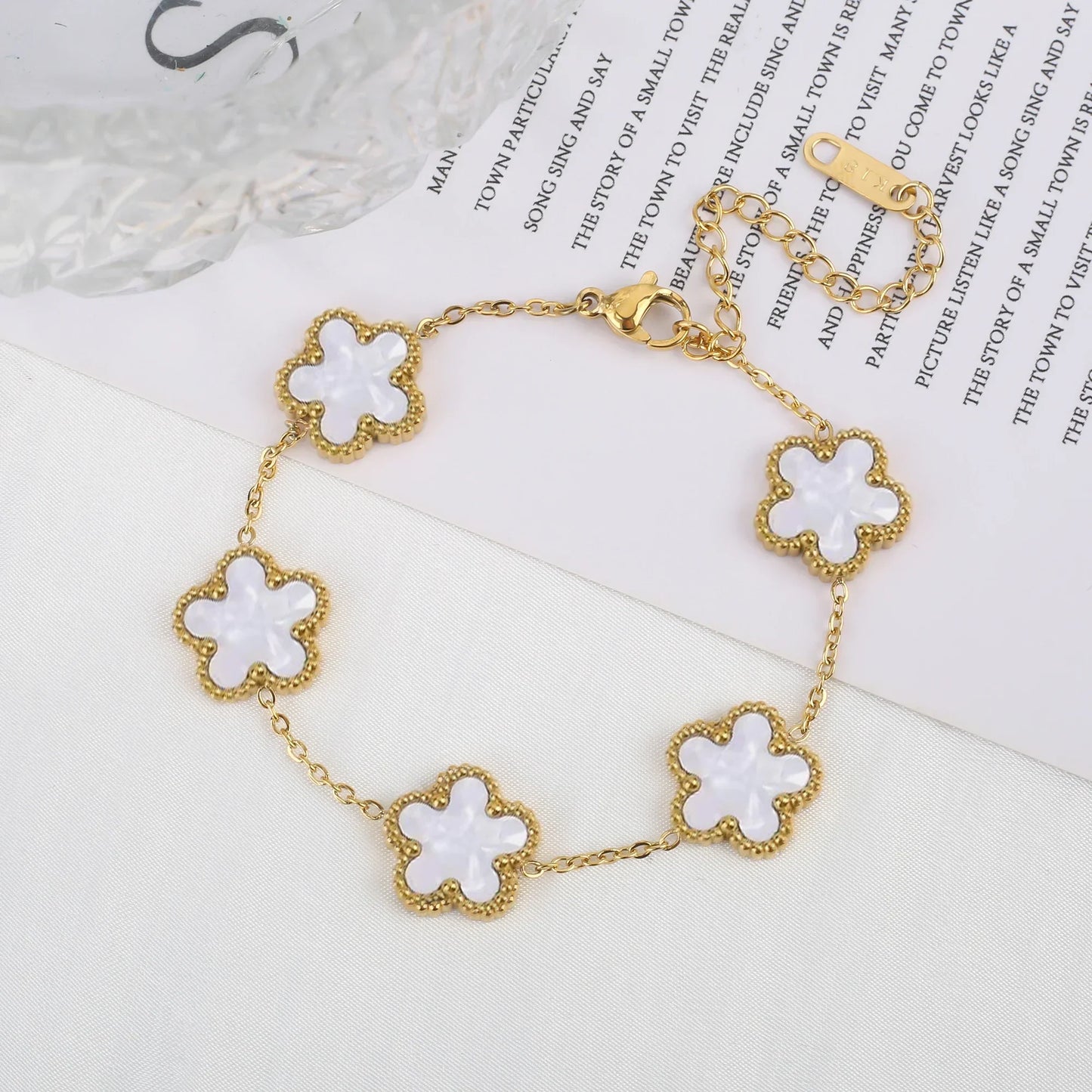 Five Leaf Flower Stainless Steel Gold Plated Bracelet Jewelry for Women