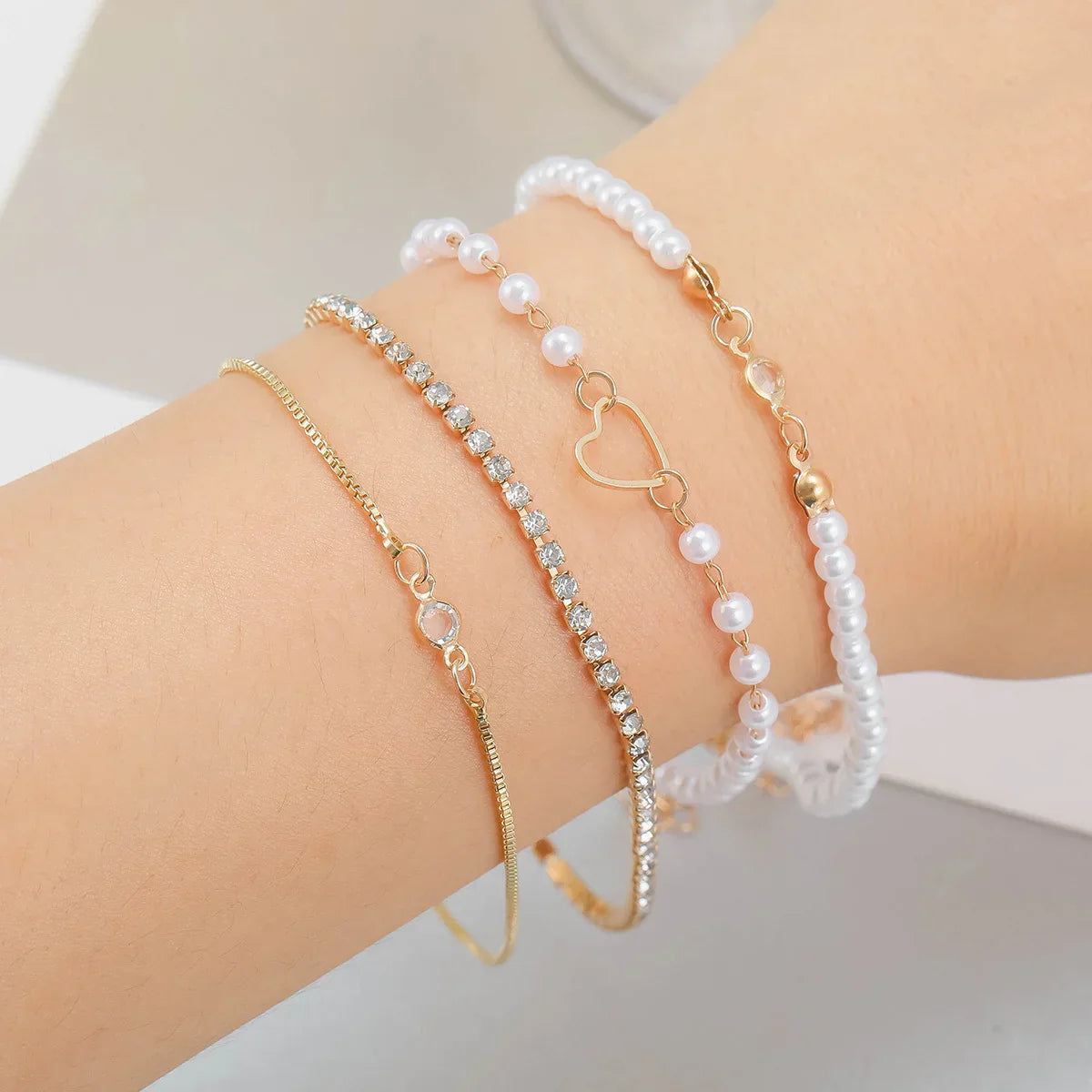 8Pcs Vintage Daisy Flower Pendant Bracelet Set for Women Bohemian Beaded Enamel Star Heart Pearl Bangles Trendy Jewelry Gifts