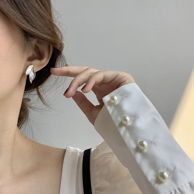 Sweet Leaf Stud Earrings for Women Fresh Blue and White Plant Ear Stud Exquisite Metal Style Earrings Elegant Jewelry Gift
