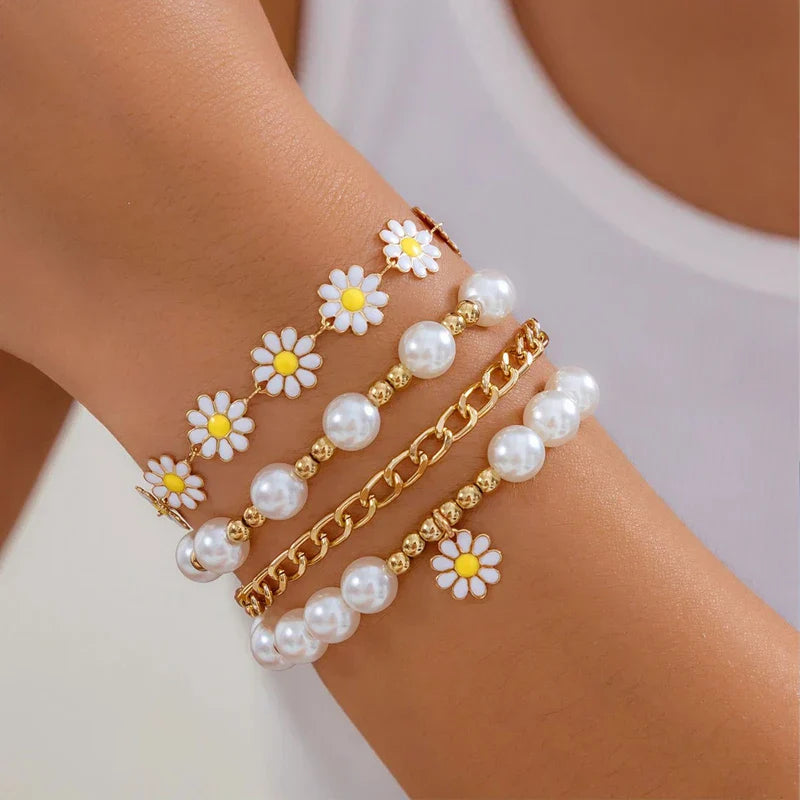 8Pcs Vintage Daisy Flower Pendant Bracelet Set for Women Bohemian Beaded Enamel Star Heart Pearl Bangles Trendy Jewelry Gifts