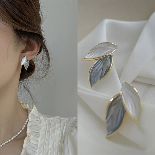 Sweet Leaf Stud Earrings for Women Fresh Blue and White Plant Ear Stud Exquisite Metal Style Earrings Elegant Jewelry Gift