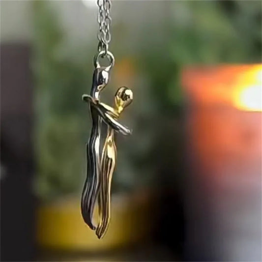 Hugging Necklace 