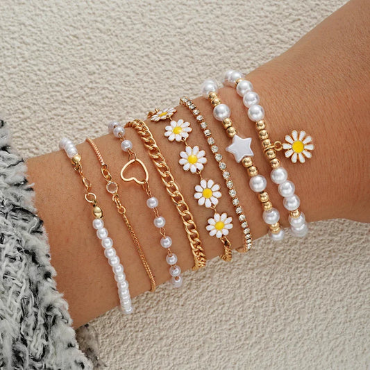 8Pcs Vintage Daisy Flower Pendant Bracelet Set for Women Bohemian Beaded Enamel Star Heart Pearl Bangles Trendy Jewelry Gifts